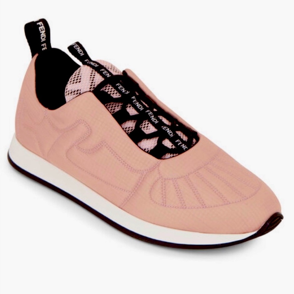 FENDI SATIN ROSE QUILlTED Shoe ♥️